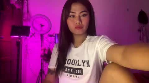 HelloIm  Girly online show from April 2026 10:42:02 PM