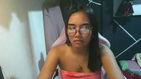 Snapshot of ur_wetwife chatting on December 2025 02:46:02 PM ur_wetwife online show from December 2025 02:46:02 PM