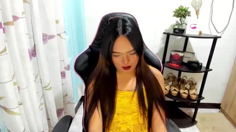 Snapshot of urasian_ivana_alawi chatting on February 2025 10:09:02 PM IVANA and ALEXIA online show from February 2025 10:09:02 PM