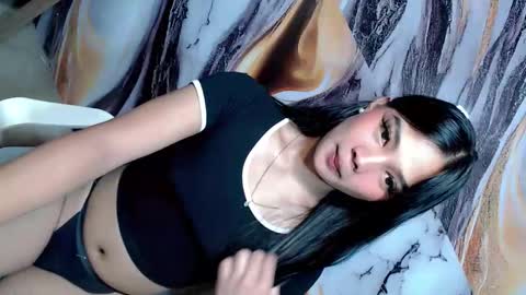 Snapshot of urasian_latinaxxx chatting on June 2026 05:39:02 PM urasian_latinaxxx online show from June 2026 05:39:02 PM
