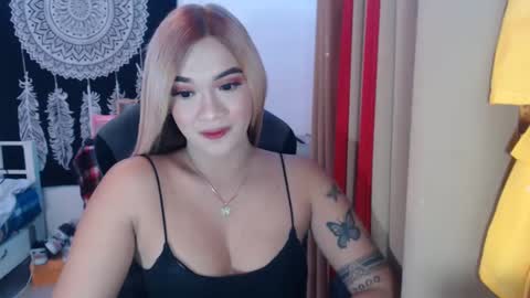 Snapshot of urasiandreamgirlxxx chatting on December 2024 10:01:02 AM jess online show from December 2024 10:01:02 AM