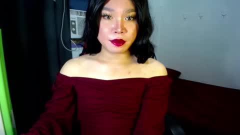 Snapshot of urasiansweet_cummer chatting on March 2025 05:49:02 PM KENDRA online show from March 2025 05:49:02 PM