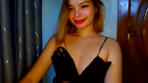 Snapshot of urcutiepiegirl chatting on July 2026 05:04:01 AM urcutiepiegirl online show from July 2026 05:04:01 AM