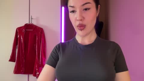 Margo online show from November 2025 07:18:02 AM