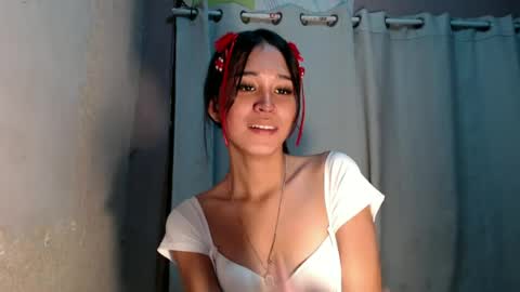 Snapshot of urdreamgirl_stephanie chatting on June 2026 11:03:02 AM stephanie online show from June 2026 11:03:02 AM