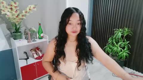 Snapshot of urfavouritecravings chatting on December 2025 02:18:01 AM Scarlet online show from December 2025 02:18:01 AM