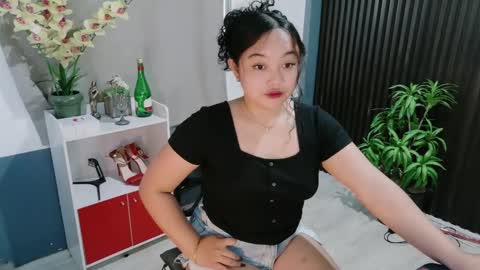 Snapshot of urfavouritecravings chatting on December 2025 02:41:01 AM Scarlet online show from December 2025 02:41:01 AM