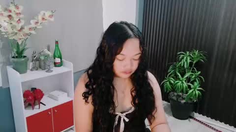 Snapshot of urfavouritecravings chatting on February 2026 01:42:02 AM Scarlet online show from February 2026 01:42:02 AM