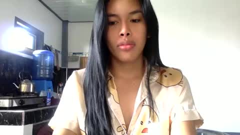 Snapshot of urfavouriteobsession chatting on February 2025 03:53:01 AM Angela Cullens online show from February 2025 03:53:01 AM