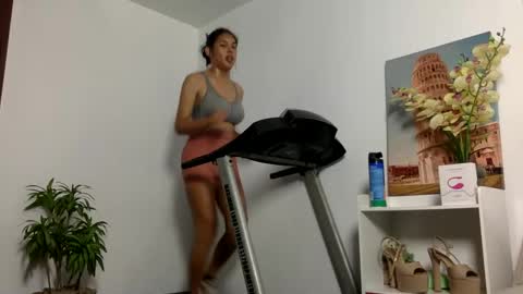 Snapshot of urfavouriteobsession chatting on February 2025 09:17:01 PM Angela Cullens online show from February 2025 09:17:01 PM