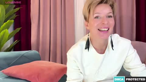 Jenny online show from December 2024 07:25:02 PM