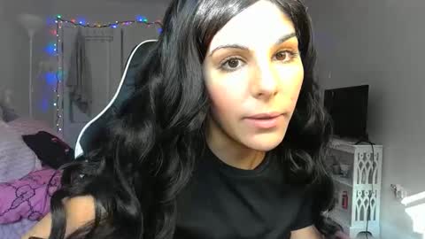 Snapshot of urgoddessmarla chatting on November 2025 06:40:02 PM Goddess Marla online show from November 2025 06:40:02 PM