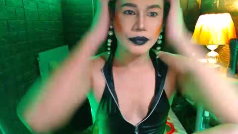 queen norelle online show from November 2025 07:41:02 PM