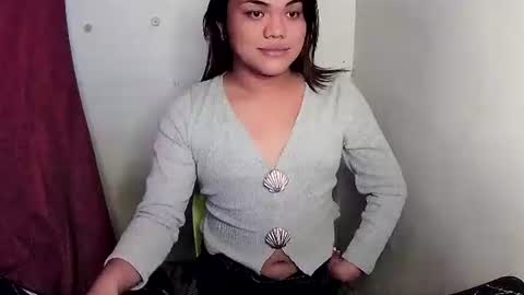 urhottie_bella online show from December 2025 07:03:01 AM