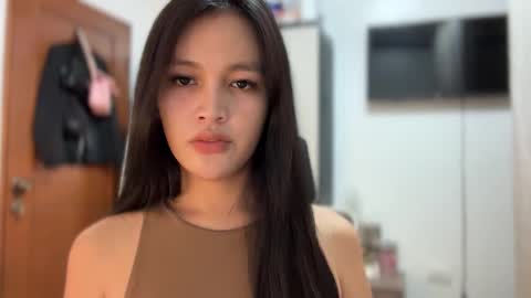 Amira online show from September 2025 01:00:01 AM