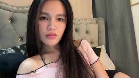 Amira online show from December 2025 02:49:01 AM