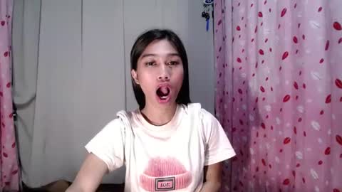 urloverjasmine_xx online show from March 2026 01:36:01 PM