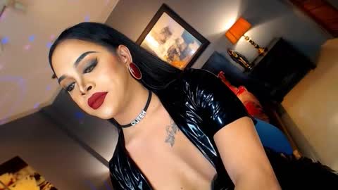 UrMajestyTyra online show from November 2025 01:38:01 AM