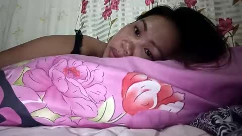 Snapshot of urmorena_girl chatting on October 2025 01:43:02 PM urmorena_girl online show from October 2025 01:43:02 PM