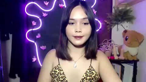 Pia online show from October 2025 09:13:01 PM