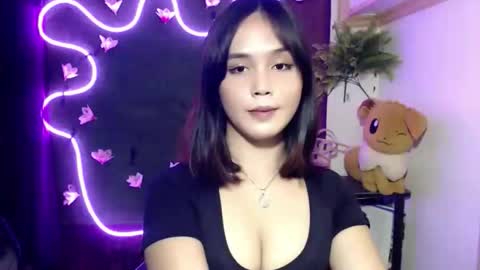 Pia online show from October 2025 11:03:01 PM