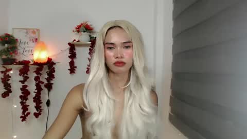 Snapshot of ursandra_xx chatting on February 2025 07:31:02 PM ursandra_xx online show from February 2025 07:31:02 PM