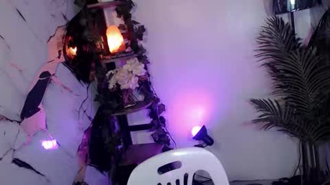 Snapshot of ursandra_xx chatting on September 2025 07:19:01 AM ursandra_xx online show from September 2025 07:19:01 AM