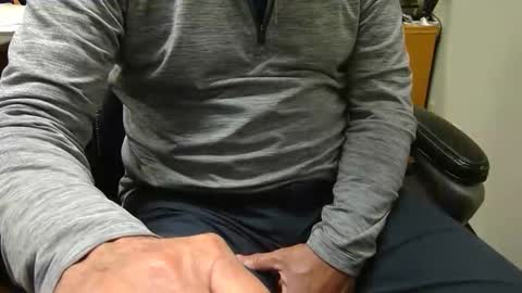 useemie online show from November 2025 06:09:02 PM