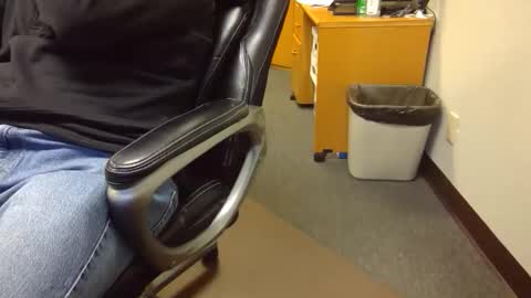 useemie online show from January 2026 09:19:01 PM