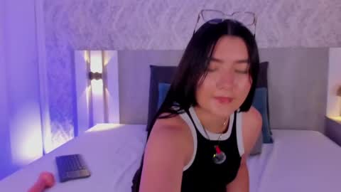 Vaalentina Lux online show from May 2026 03:07:01 PM