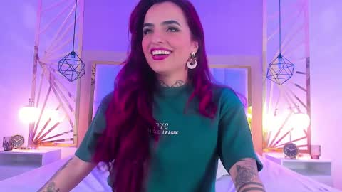 Snapshot of vaaleriee_miller_ chatting on December 2024 02:01:02 PM valeriee miller online show from December 2024 02:01:02 PM