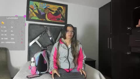 Vahiolet smith online show from October 2025 03:15:01 AM