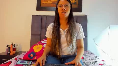 Vahiolet smith online show from February 2026 03:00:02 AM