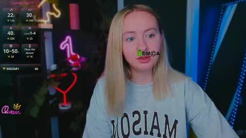 vaiolet_lovely online show from May 2026 10:37:01 PM