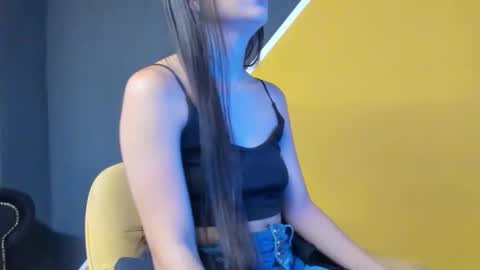 Snapshot of vaioletcooper chatting on April 2026 03:31:02 PM VaiolletCooper online show from April 2026 03:31:02 PM