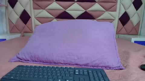 Snapshot of vale_castro1 chatting on October 2025 07:22:02 PM Valentina online show from October 2025 07:22:02 PM