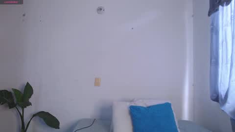 IG-valen mendoza99  twitter valenthompson99 online show from April 2026 06:23:01 PM