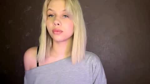 Olachka online show from December 2025 02:15:01 PM