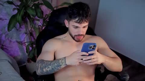 valenthinoking online show from September 2025 11:26:01 PM