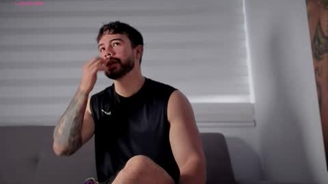 valenthinoking online show from October 2025 05:51:02 PM