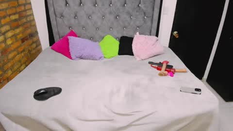 Valentina online show from September 2025 01:07:02 AM