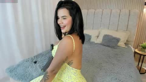 valentina robertson online show from May 2026 10:37:01 PM
