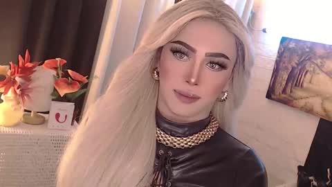 Amanda online show from September 2025 02:02:01 AM
