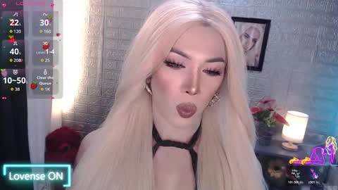 Amanda online show from November 2025 01:11:01 PM