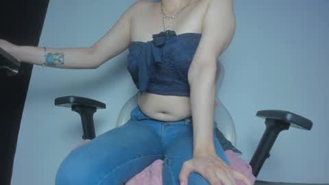 Snapshot of valentina_js_ chatting on May 2026 08:48:02 PM valentina_js_ online show from May 2026 08:48:02 PM
