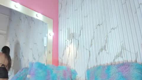 Valentina online show from November 2025 07:24:01 PM