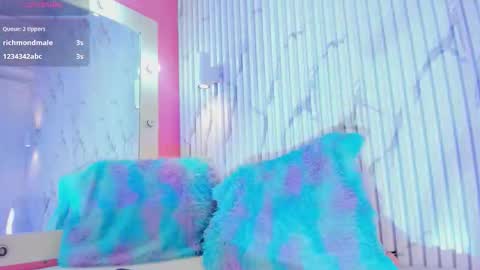 Valentina online show from November 2025 07:38:01 PM