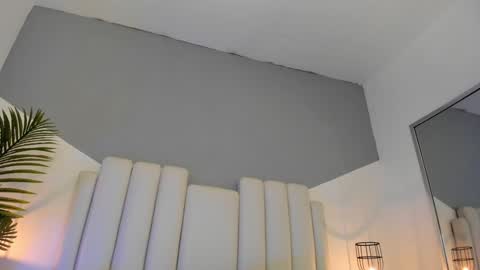 Snapshot of valentina_m17 chatting on December 2024 05:00:02 AM VALENTINA online show from December 2024 05:00:02 AM