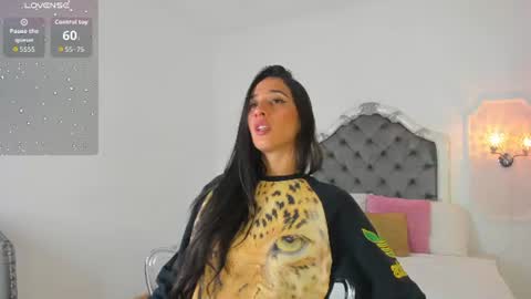 Snapshot of valentina_ross_ chatting on June 2026 11:57:02 AM Valentina online show from June 2026 11:57:02 AM