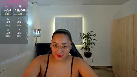 Valentina online show from September 2025 08:12:02 PM